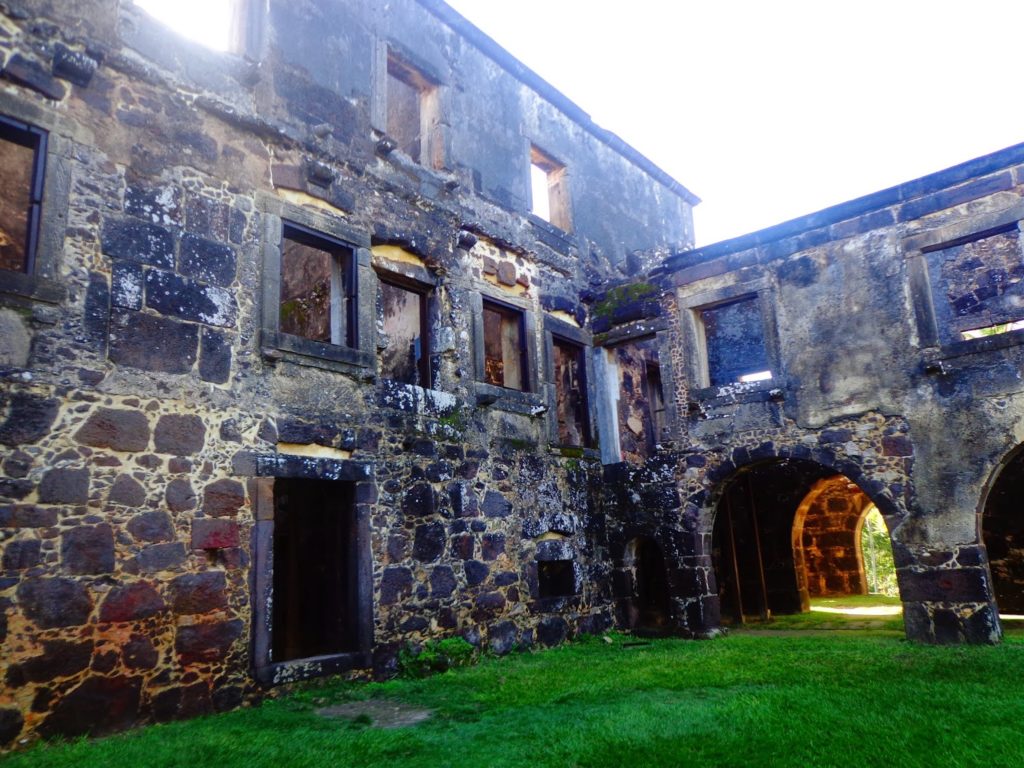 Castelo Garcia d'Ávila em praia do forte