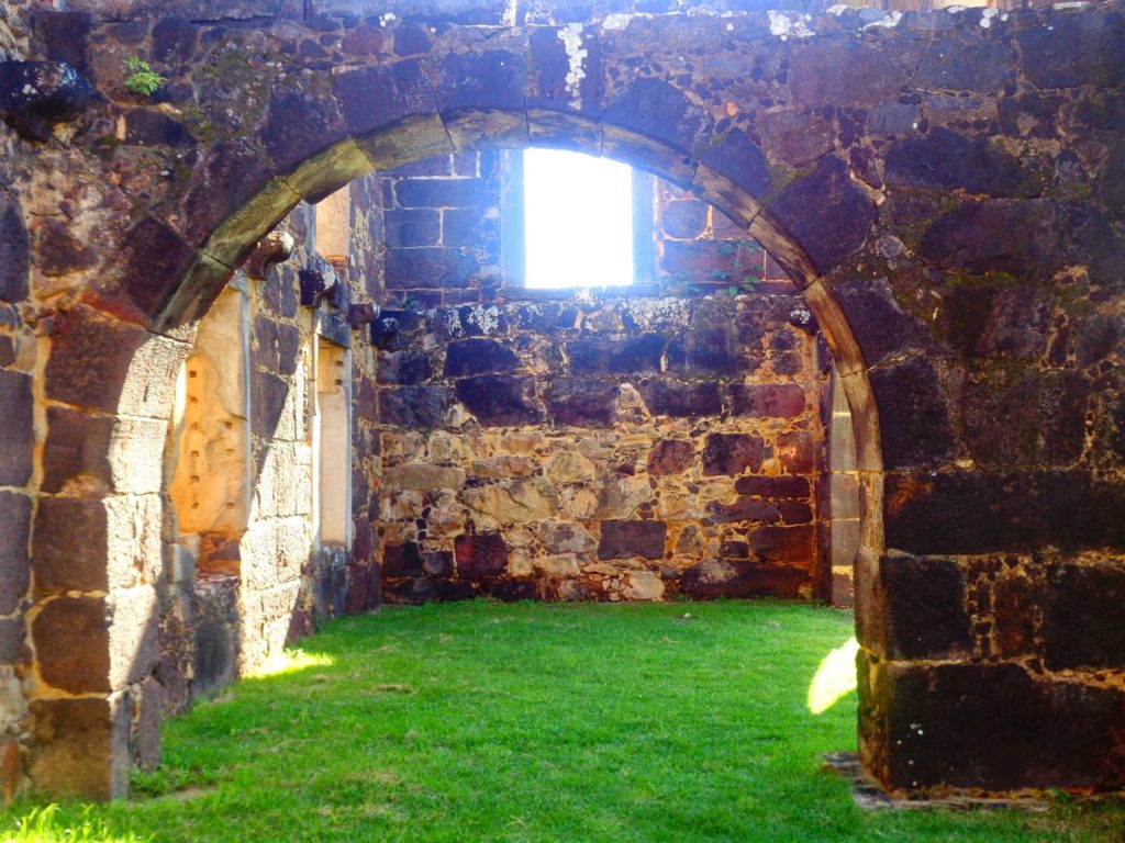 Castelo Garcia d'Ávila em praia do forte