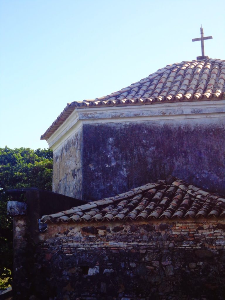 Castelo Garcia d'Ávila em praia do forte