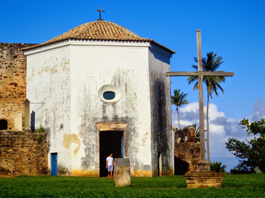 Castelo Garcia d'Ávila em praia do forte