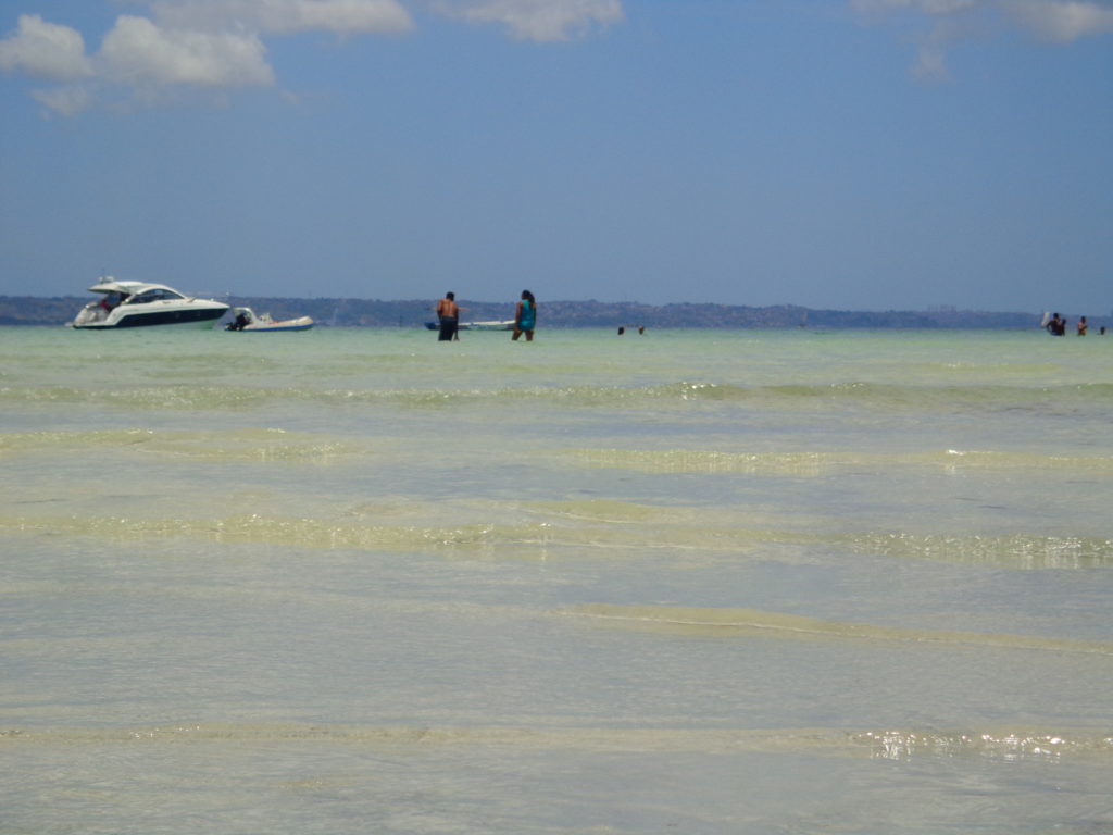 praia das neves em ilha de maré