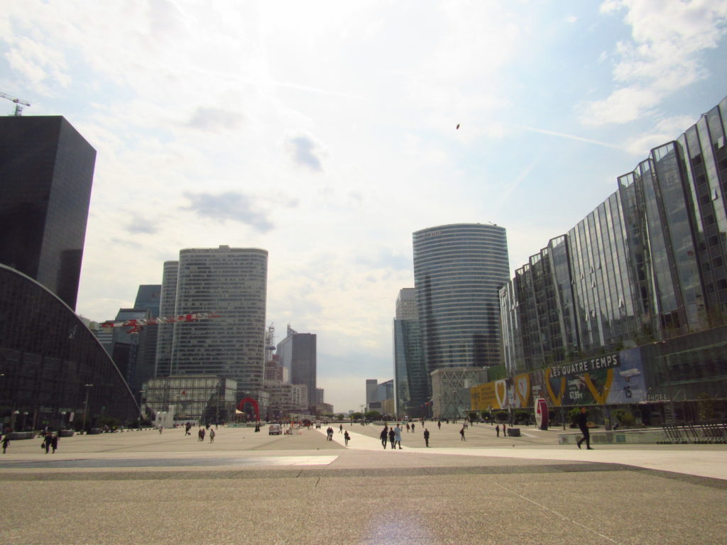 praça do grande arco la defense paris