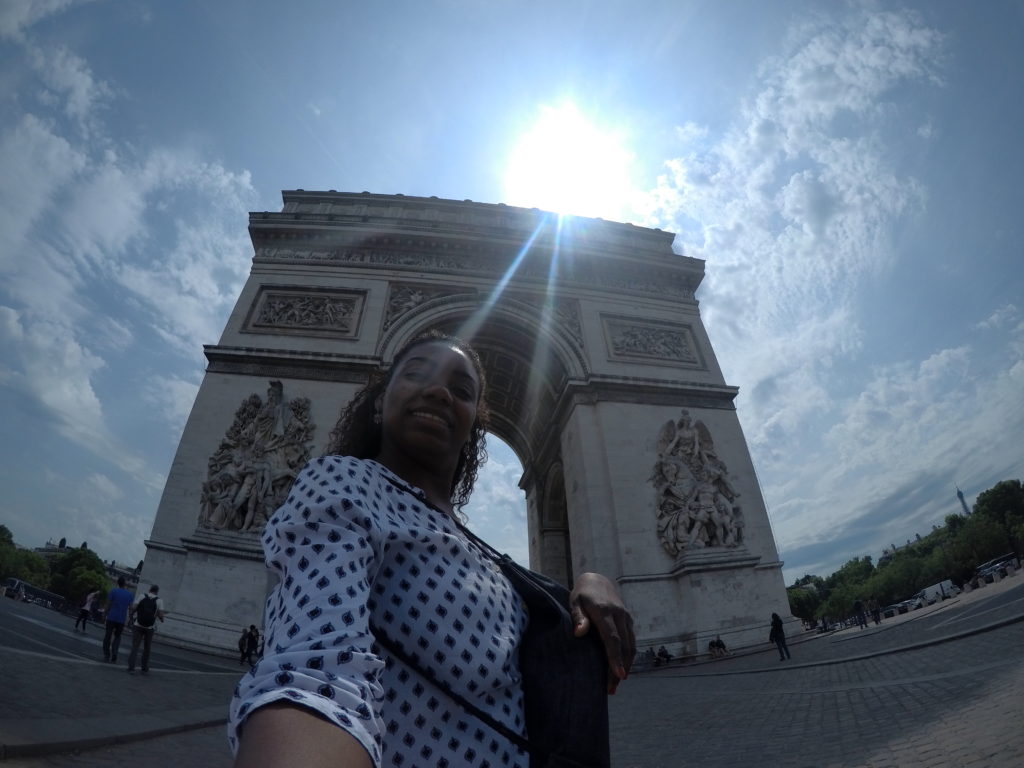 passeio em paris arco do triunfo