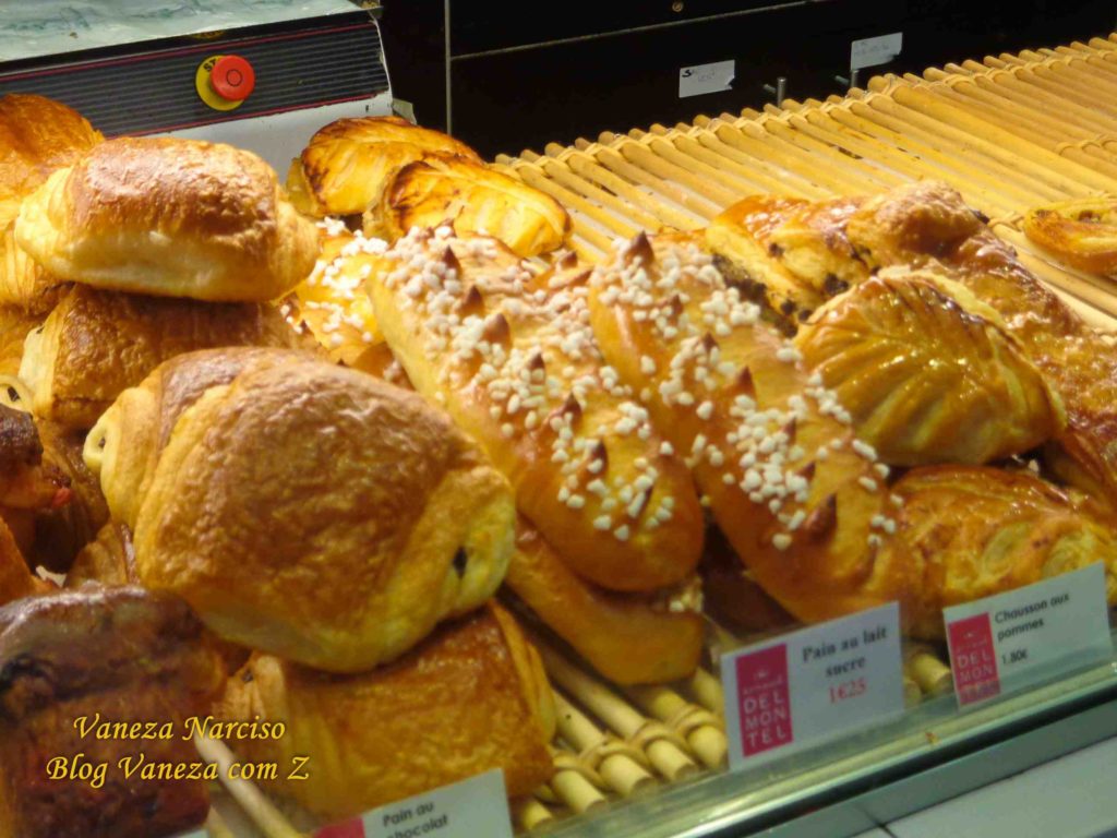 o que comer em paris brioche pain au chocolat